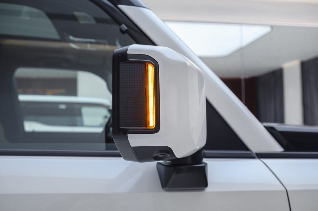 Gương xe Lexus GX550 2024