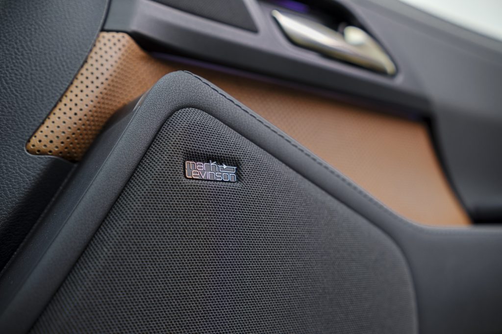 Lexus GX550 2024 trang bị 21 loa Mark Levinson