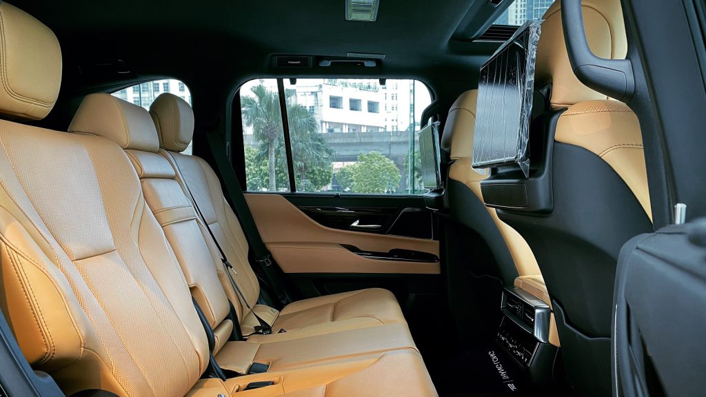 Ghế ngồi trên Lexus LX600 Urban 2024