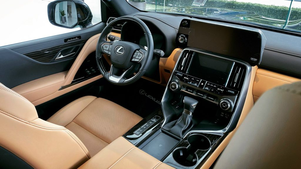 khoang cabin Lexus LX600 Urban 2024