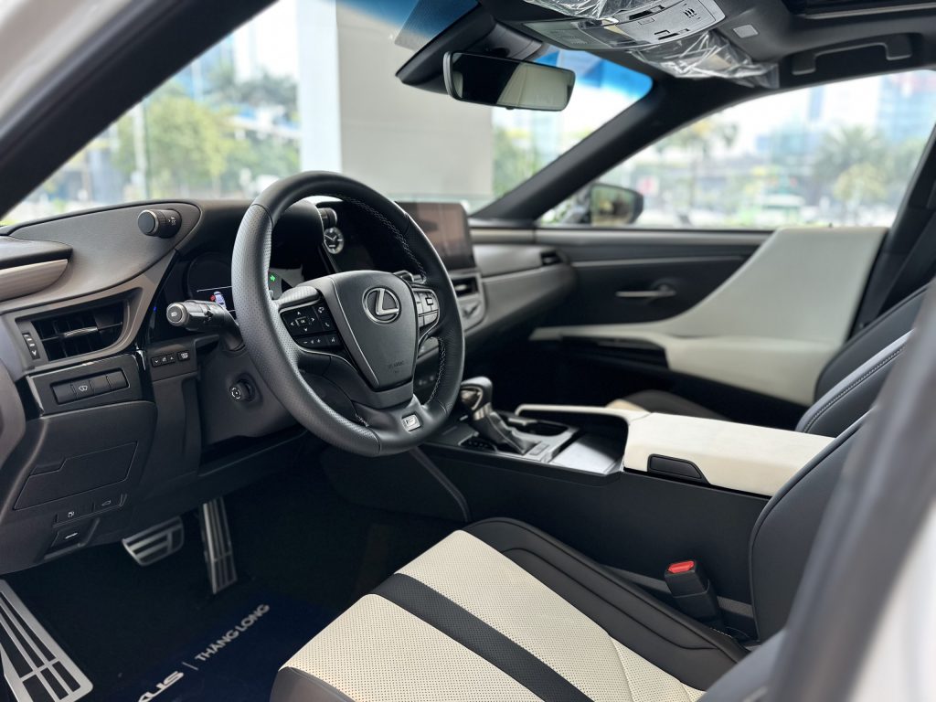 Không gian nội thất xe Lexus ES250 F-Sport 2024