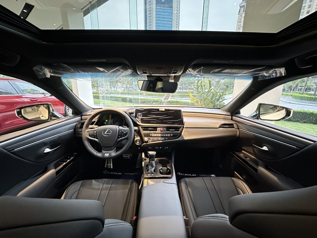 Không gian nội thất xe Lexus ES250 F-Sport 2024
