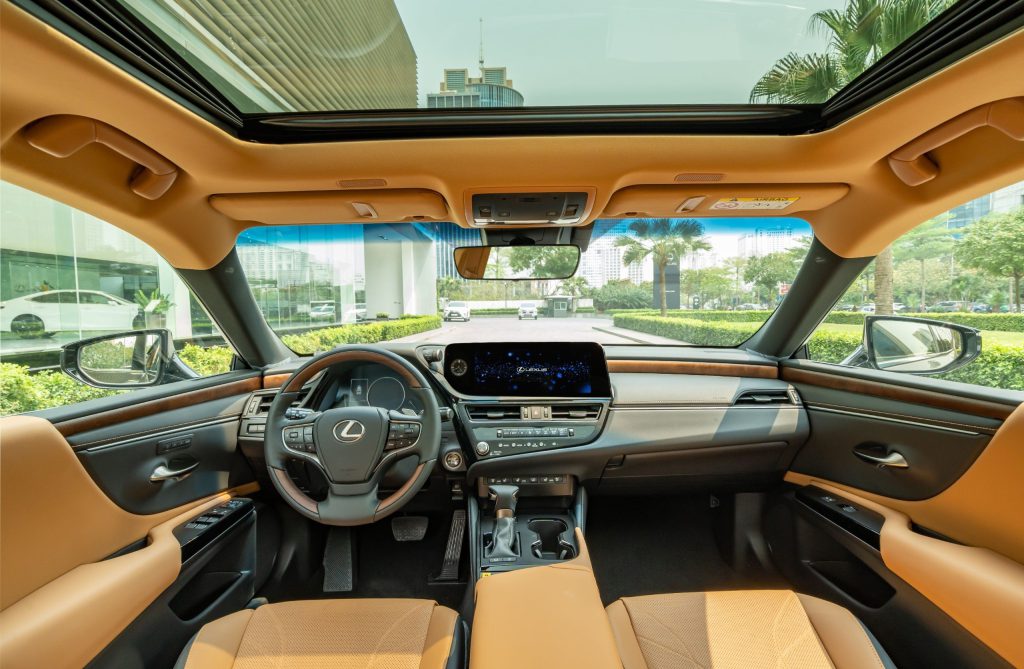 Nội thất xe Lexus ES300h 2024