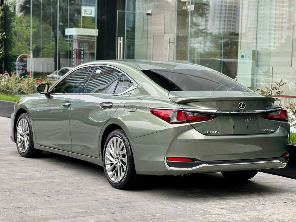 Lexus ES300h 2024