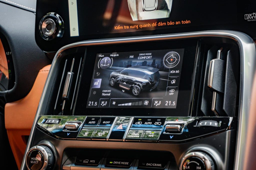 Màn hình phụ 9 inch hiển thị điều hòa và các thông số vận hành