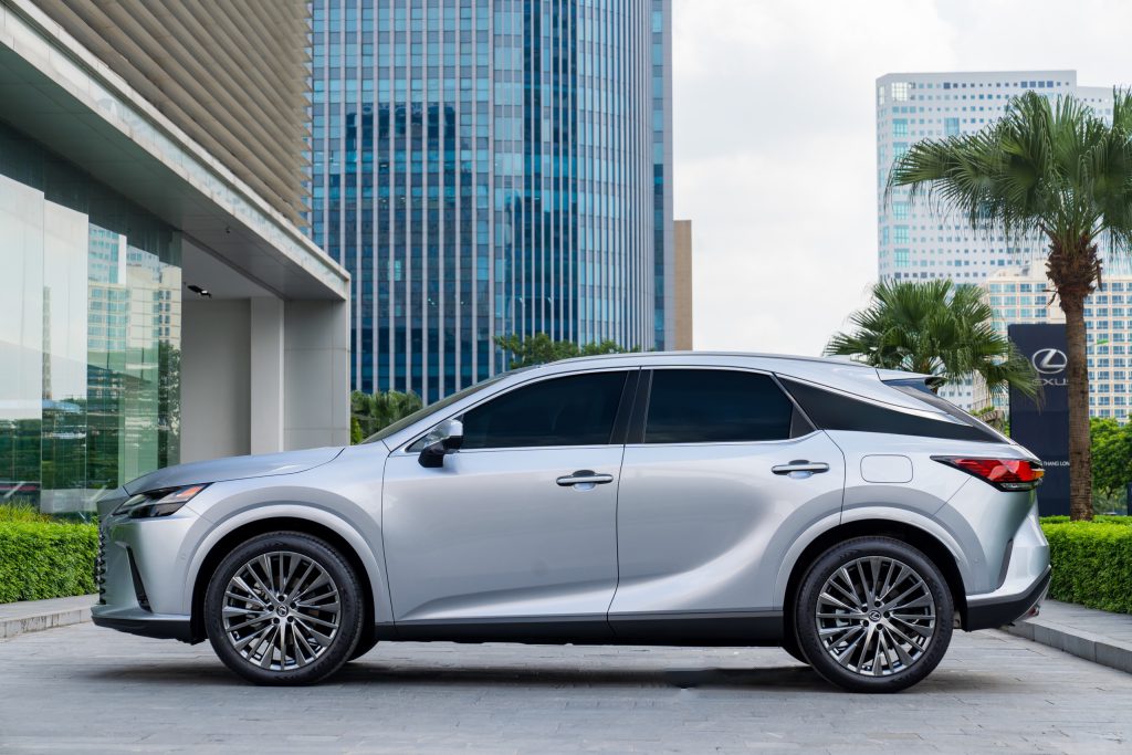 Thân xe Lexus RX350 Luxury 2024