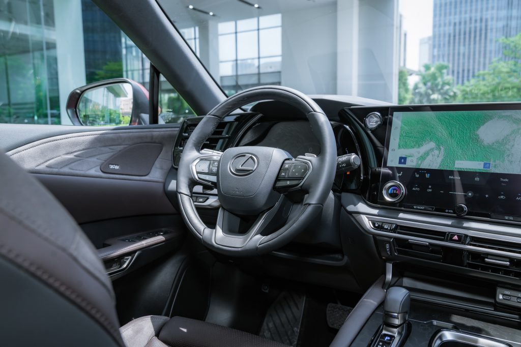 Nội thất sang trọng Lexus RX350 Luxury 2024