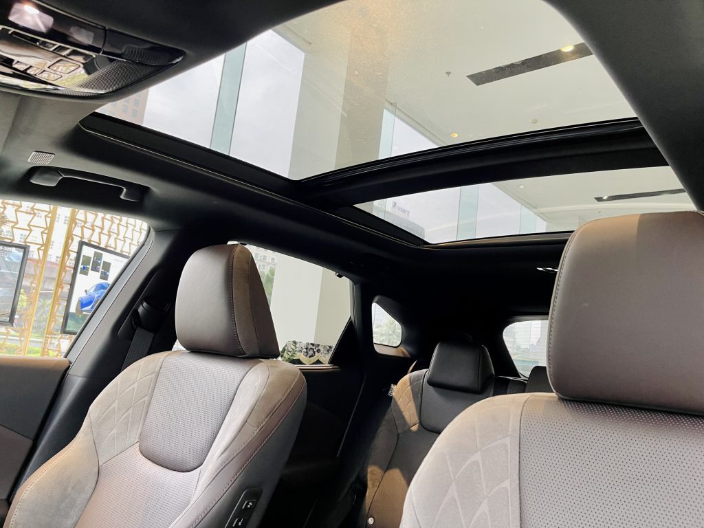 Nội thất sang trọng Lexus RX350 Luxury 2024