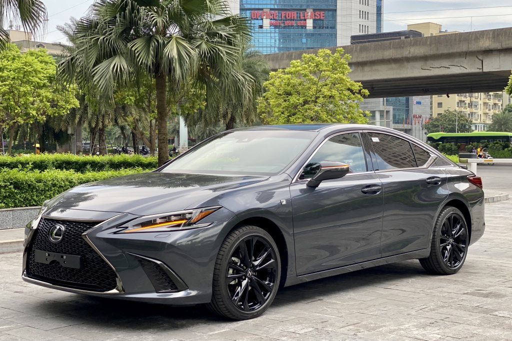 Lexus ES250 F-Sport 2024